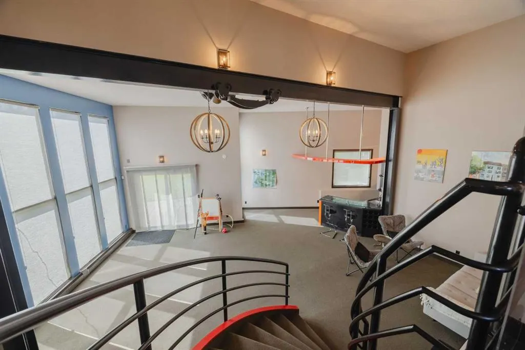 43 Westbluff Place