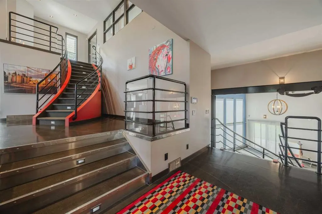 43 Westbluff Place