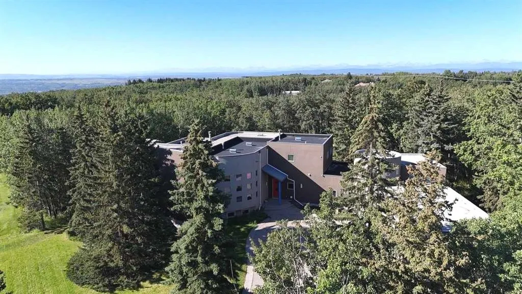 43 Westbluff Place