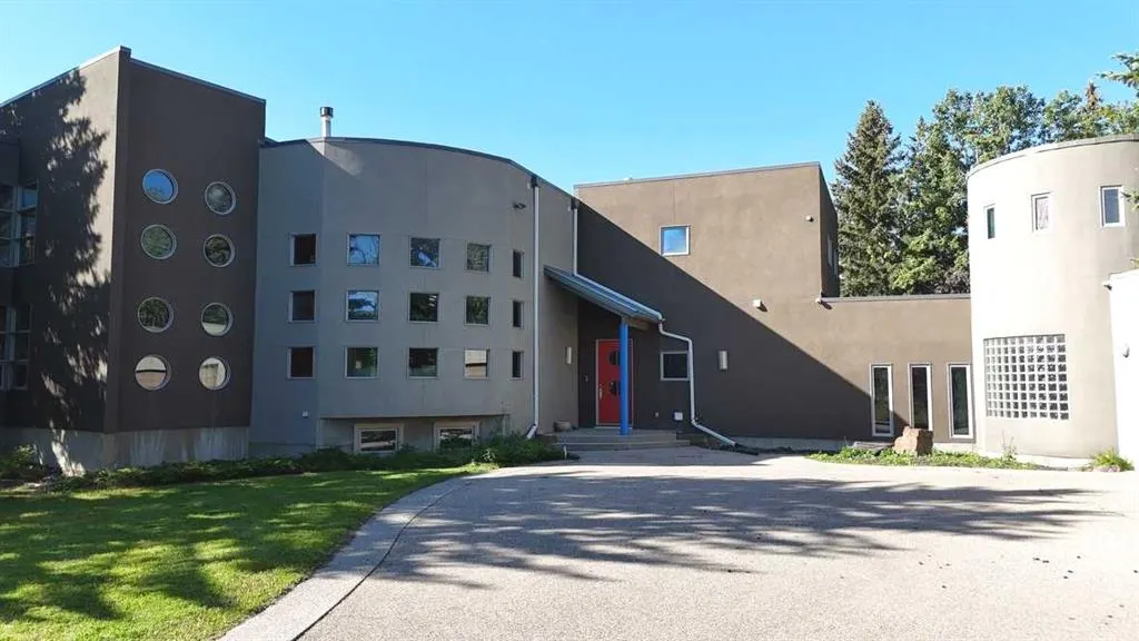 43 Westbluff Place