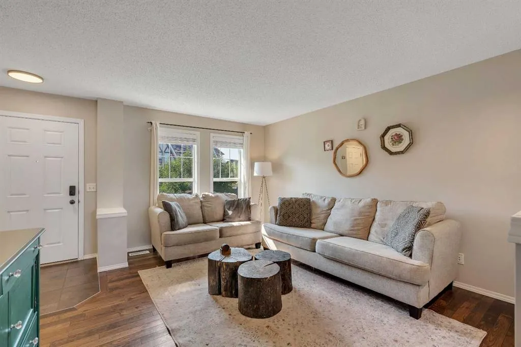 13 Elgin Meadows View SE