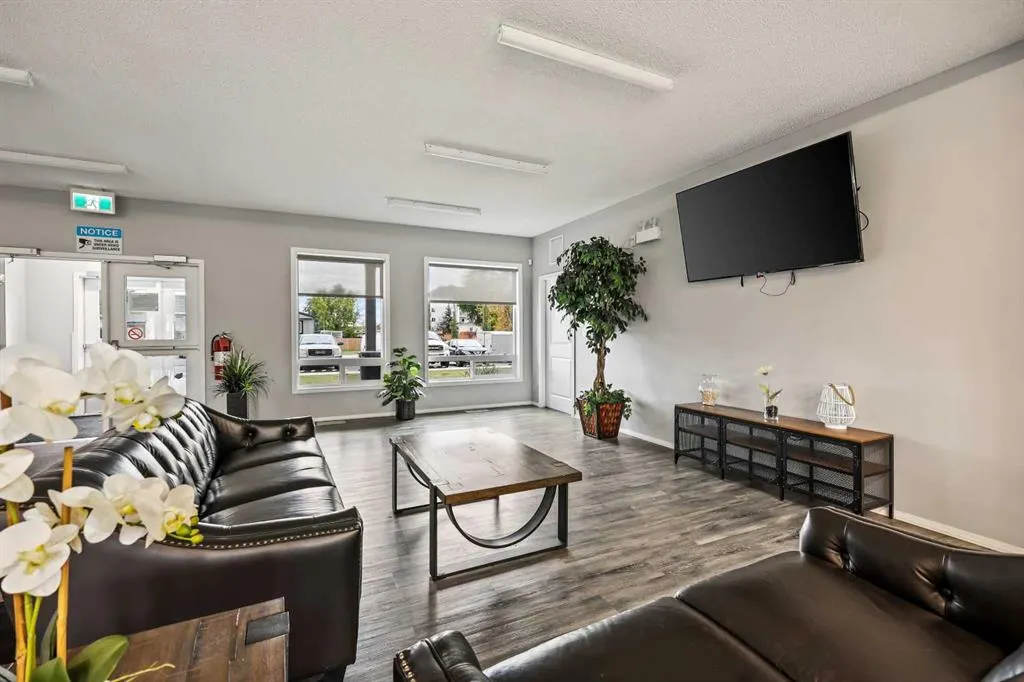 6220 17 Avenue SE, #330
