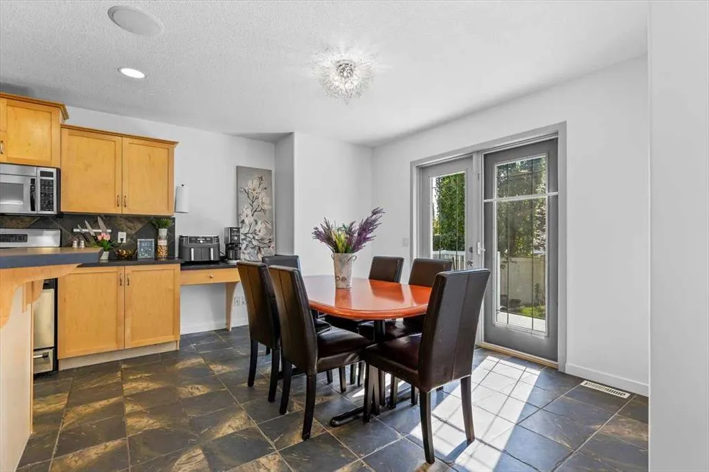 57 Everwillow Boulevard SW