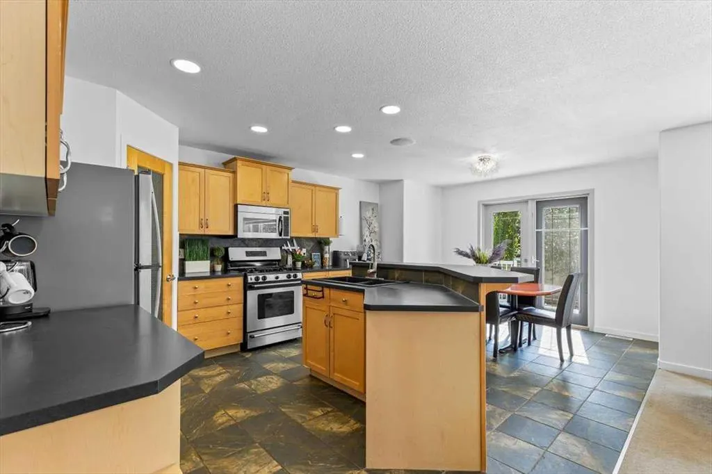 57 Everwillow Boulevard SW