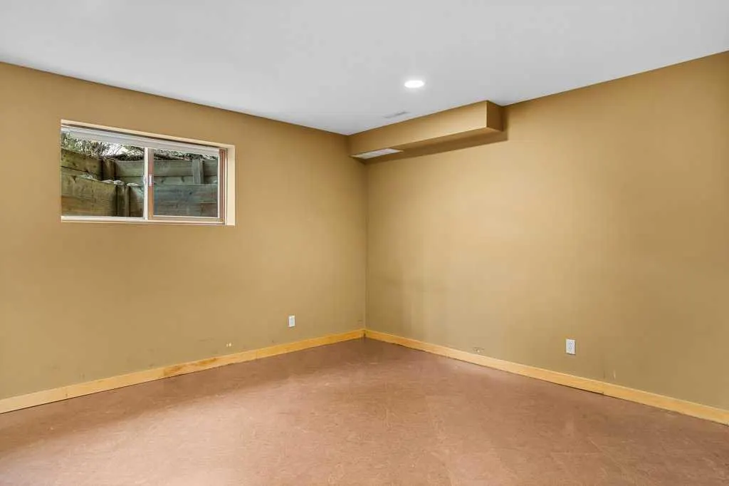 18 Canyon Road