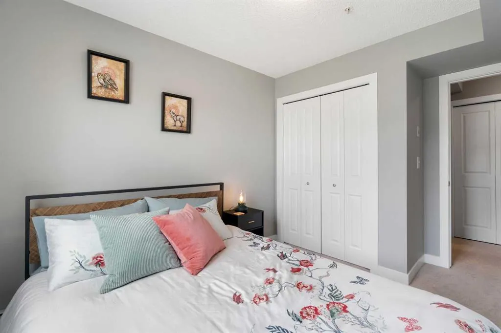 81 Legacy Boulevard SE, #1220