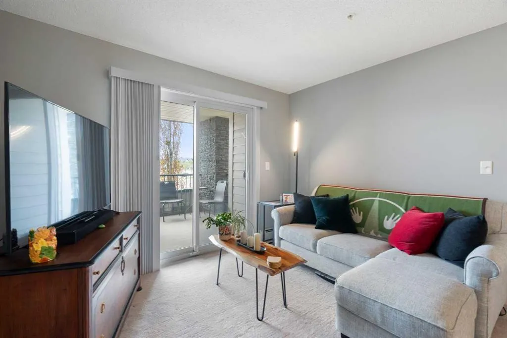 81 Legacy Boulevard SE, #1220
