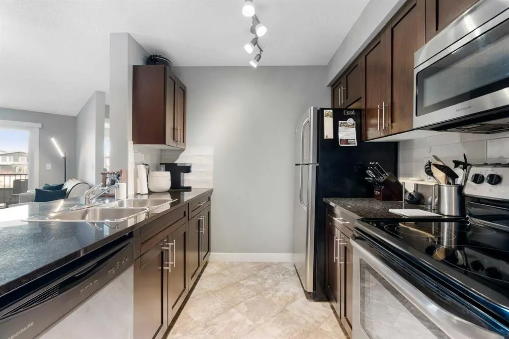 81 Legacy Boulevard SE, #1220