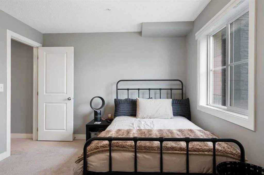81 Legacy Boulevard SE, #1220