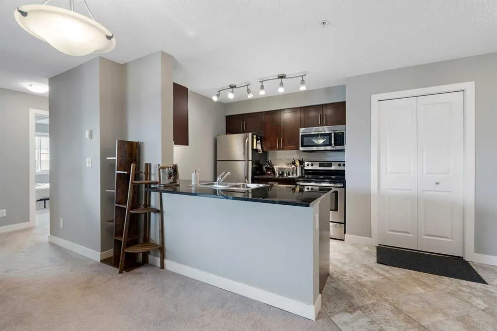 81 Legacy Boulevard SE, #1220