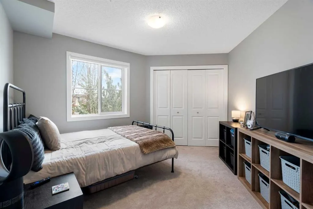 81 Legacy Boulevard SE, #1220