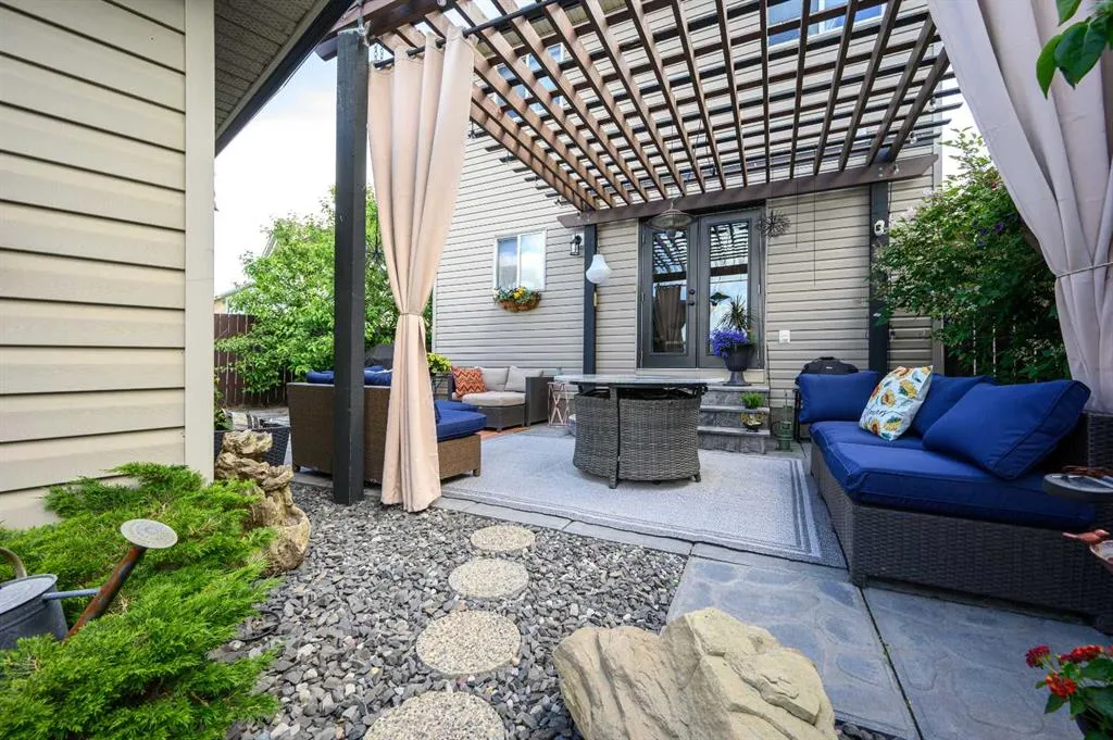 162 Citadel Mesa Close NW