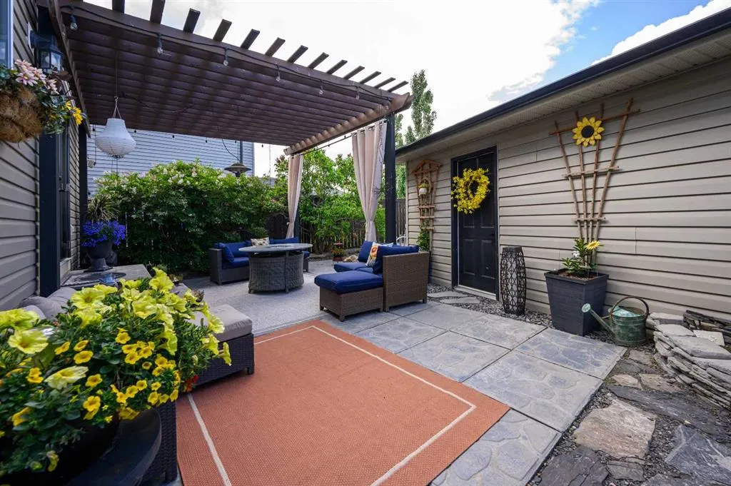 162 Citadel Mesa Close NW