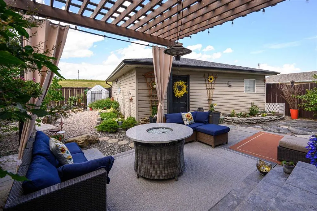 162 Citadel Mesa Close NW