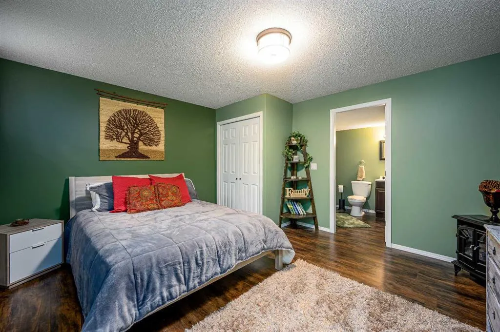 162 Citadel Mesa Close NW