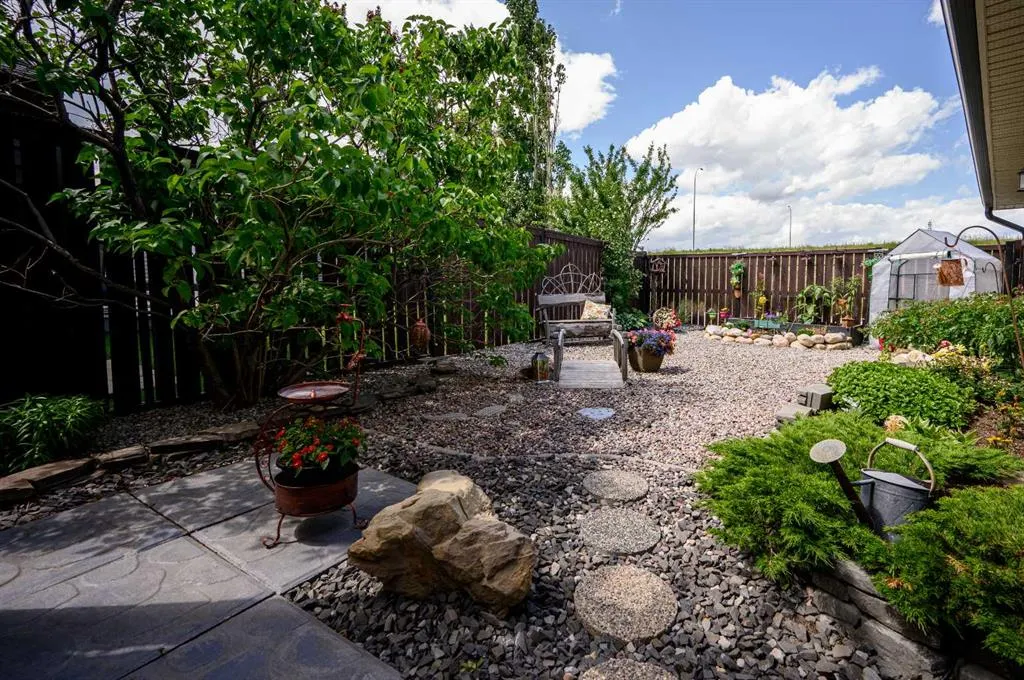 162 Citadel Mesa Close NW