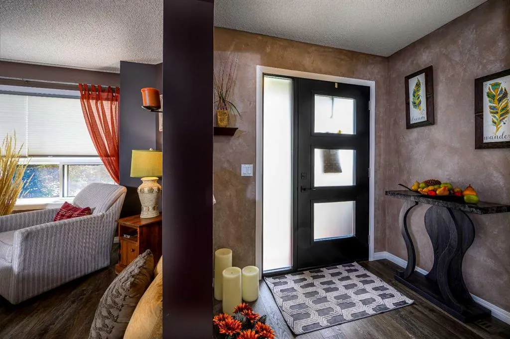 162 Citadel Mesa Close NW