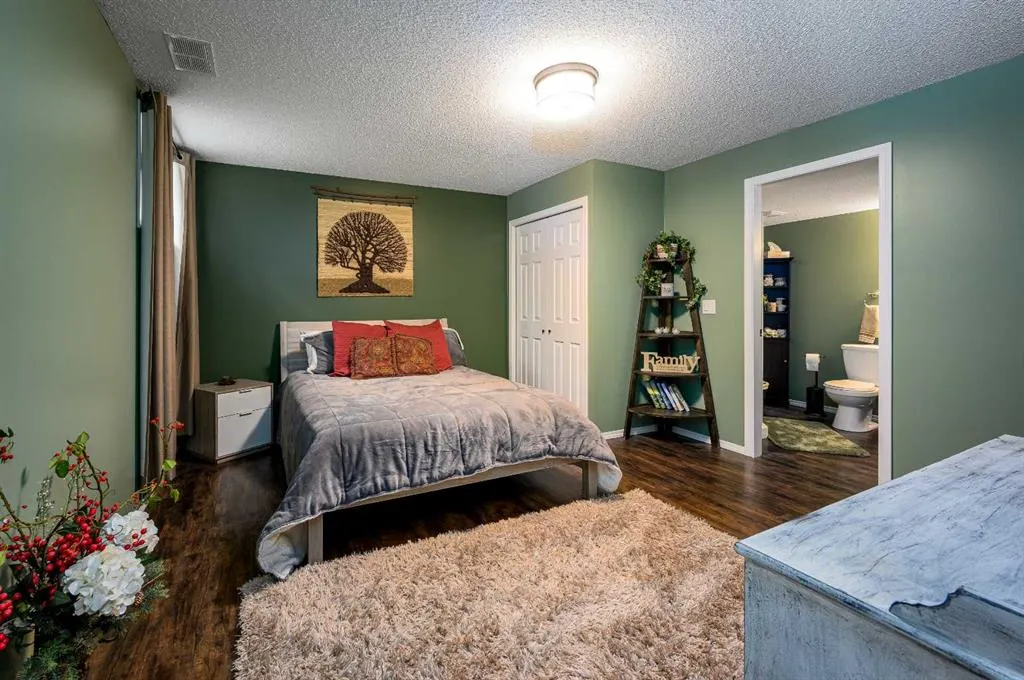 162 Citadel Mesa Close NW