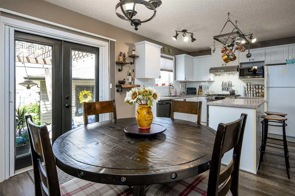 162 Citadel Mesa Close NW