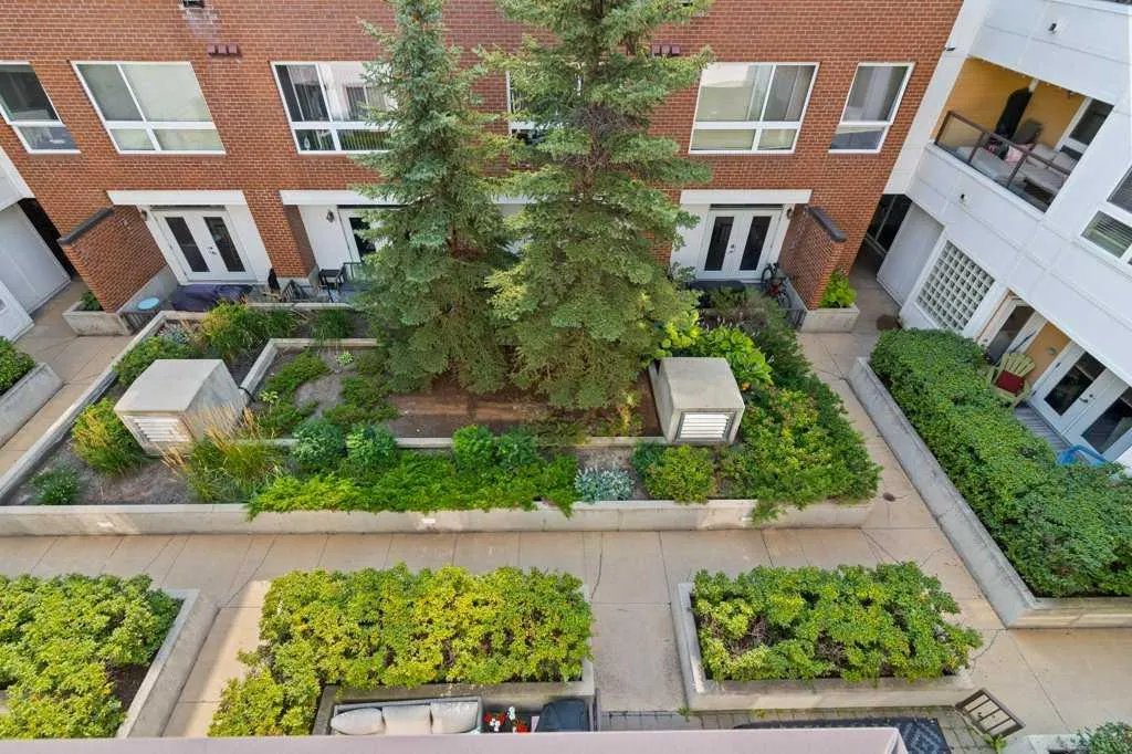 1000 Centre Avenue NE, #307