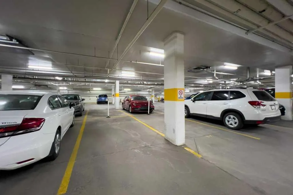 1000 Centre Avenue NE, #307
