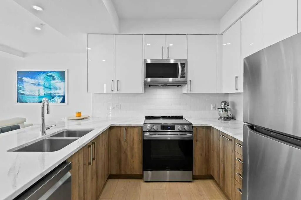 1000 Centre Avenue NE, #307