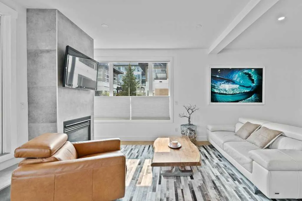 1000 Centre Avenue NE, #307