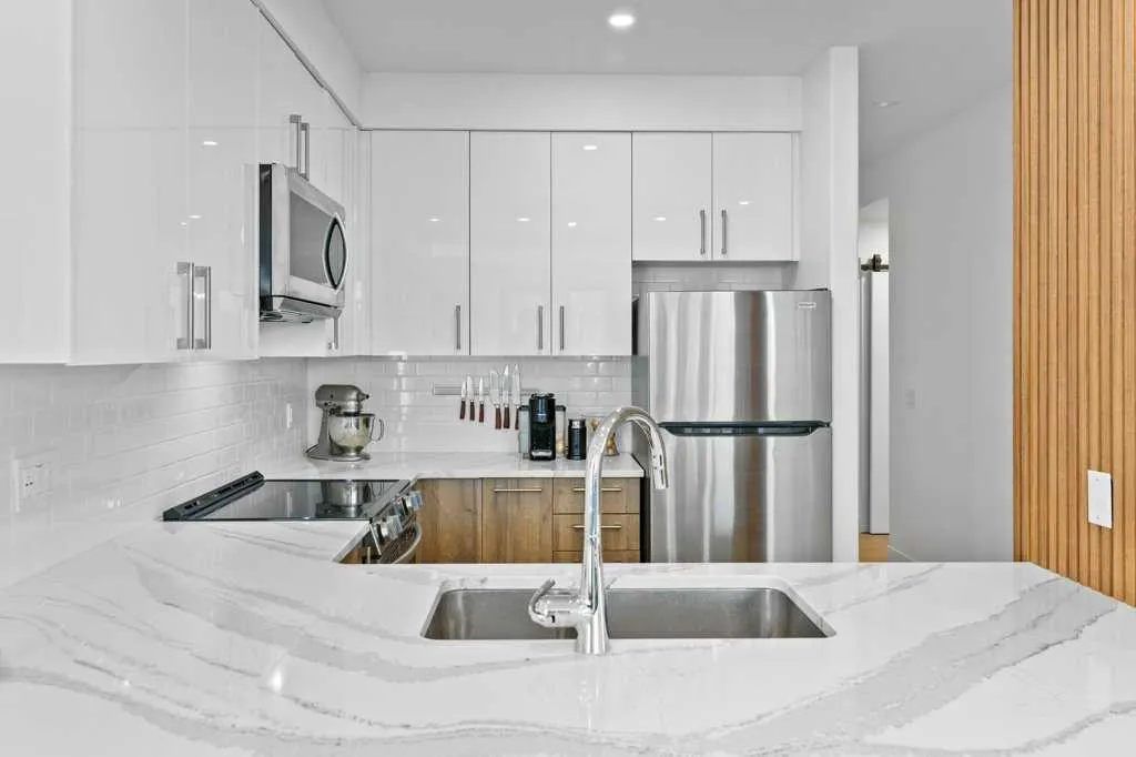1000 Centre Avenue NE, #307