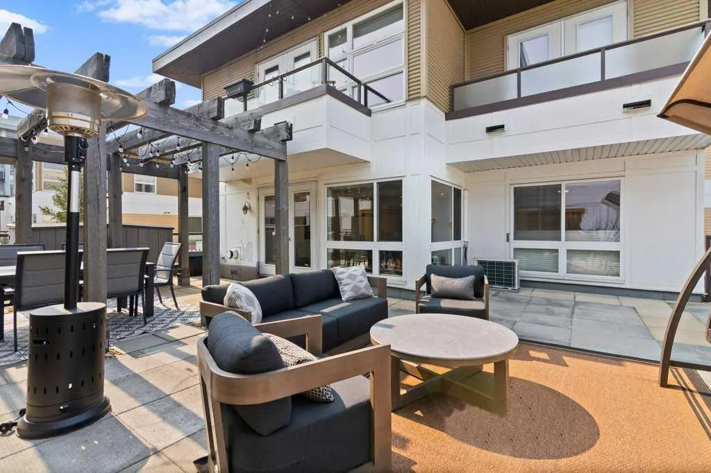 1000 Centre Avenue NE, #307