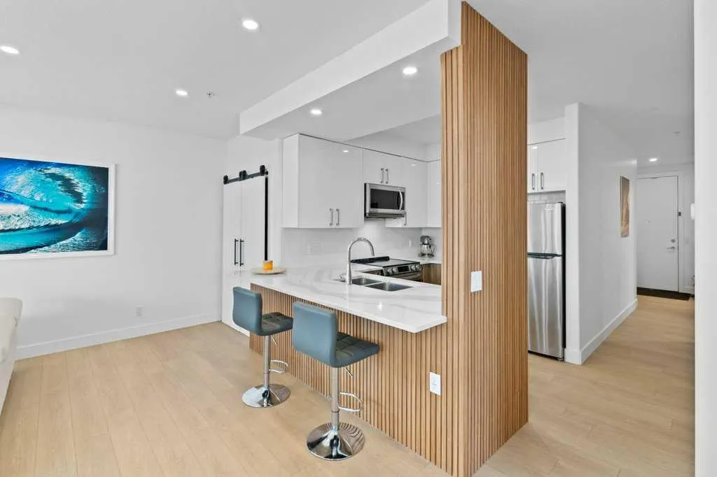 1000 Centre Avenue NE, #307