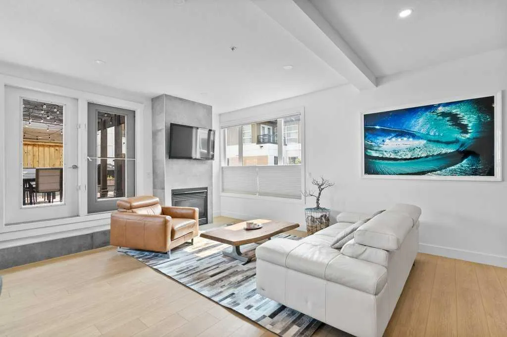 1000 Centre Avenue NE, #307