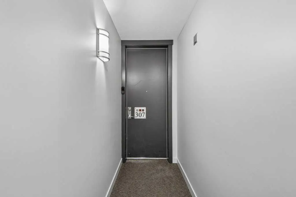 1000 Centre Avenue NE, #307