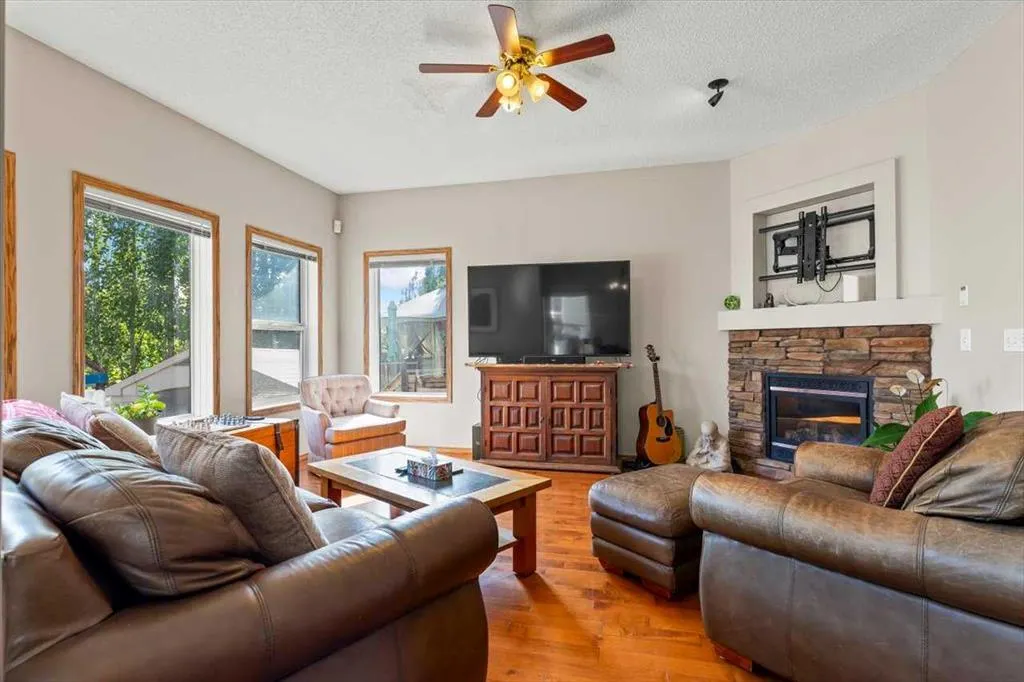 27 Tuscany Ridge Heights NW