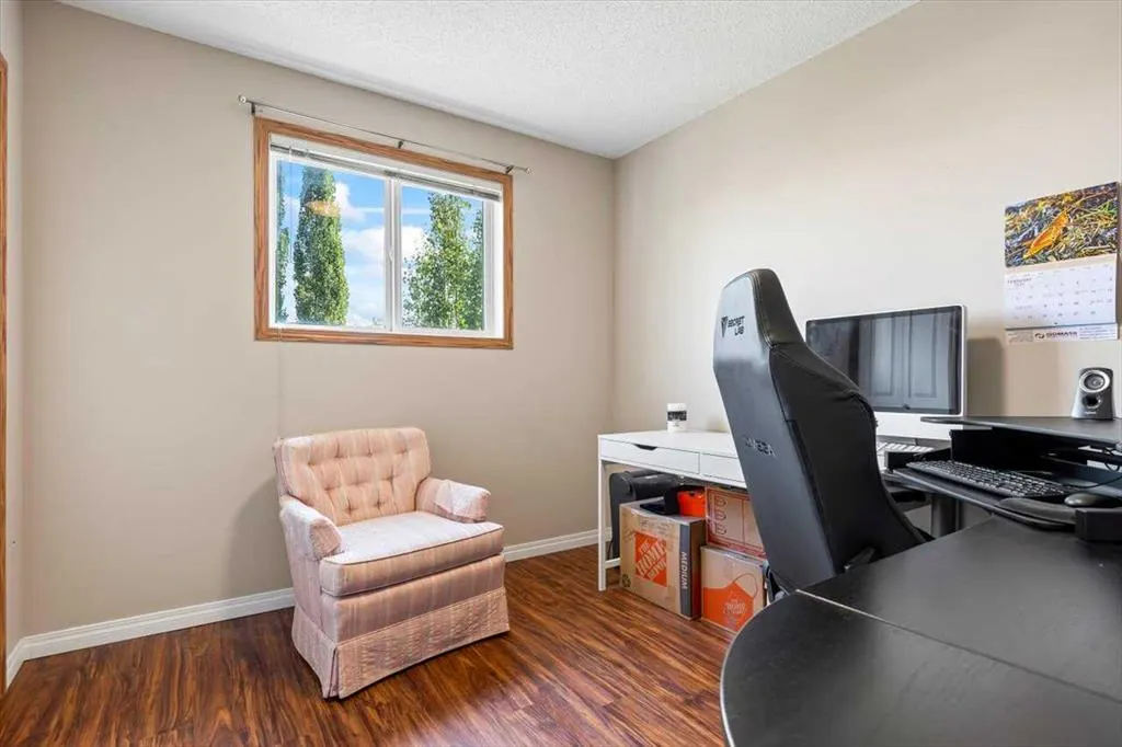 27 Tuscany Ridge Heights NW