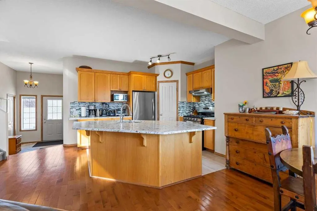 27 Tuscany Ridge Heights NW