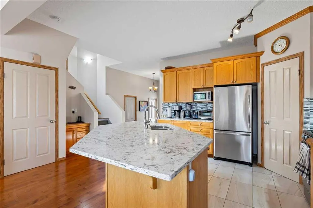 27 Tuscany Ridge Heights NW