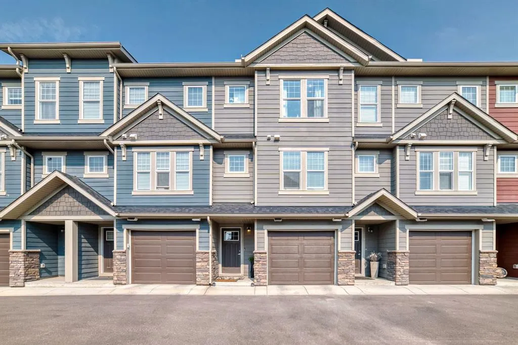 206 Cranbrook Square SE