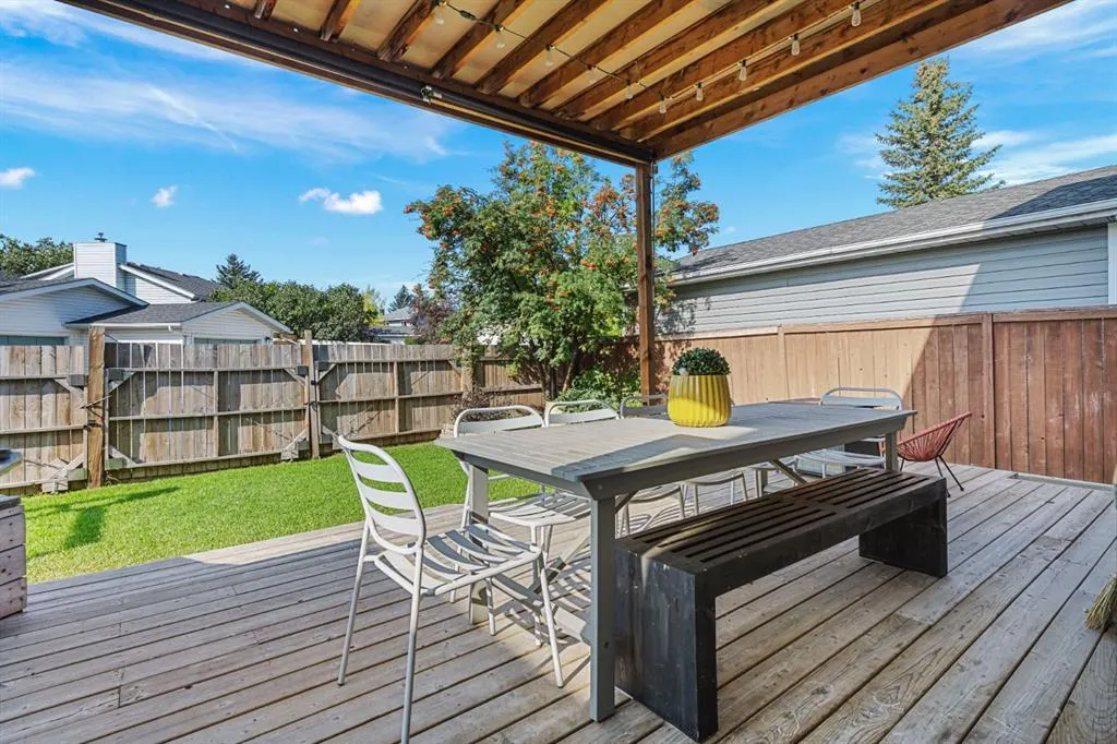 168 Riverside Way SE
