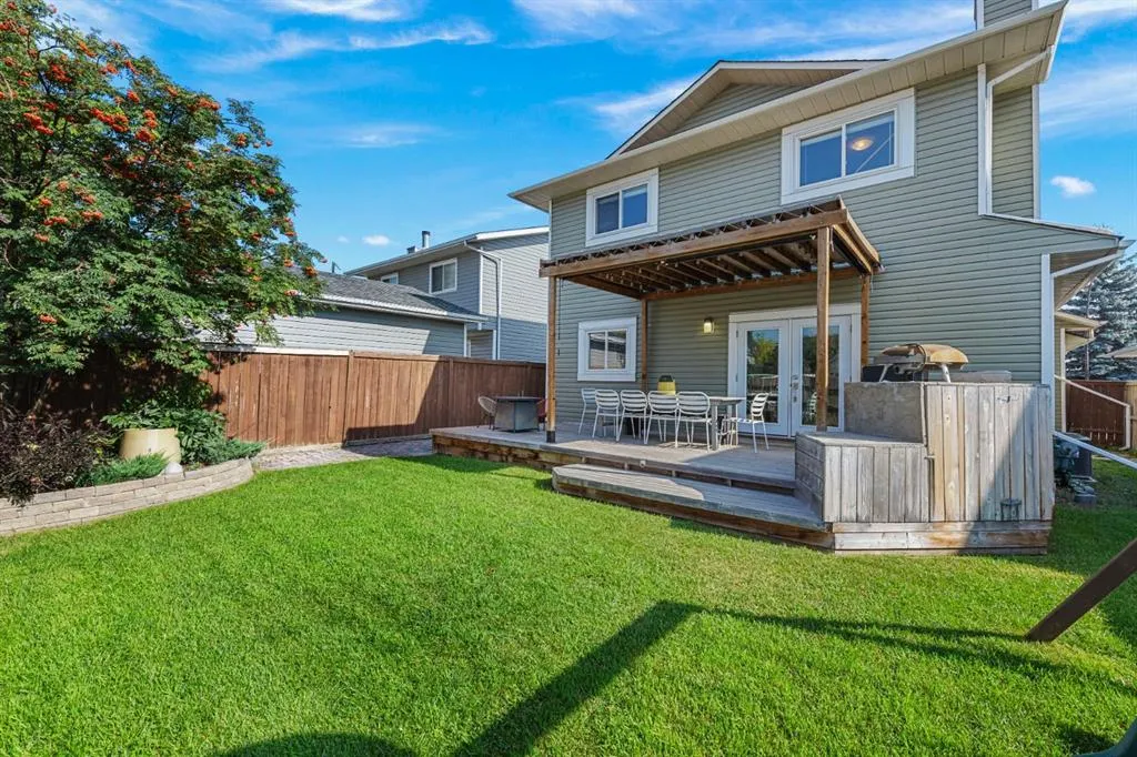 168 Riverside Way SE