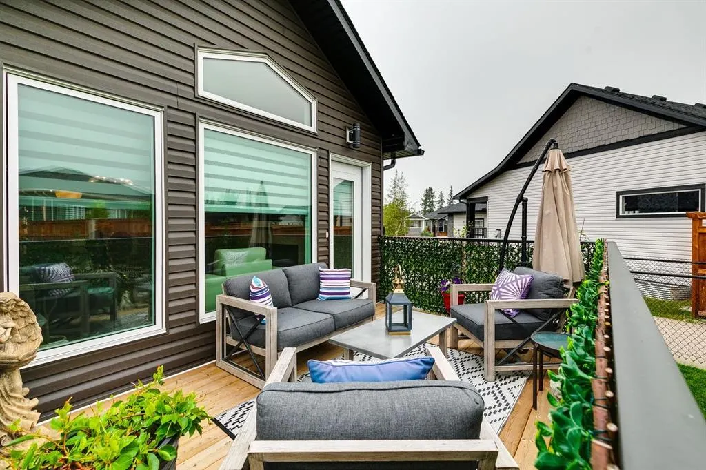 185 Riverwood Crescent