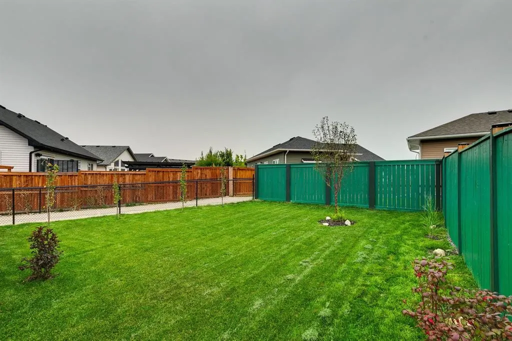 185 Riverwood Crescent