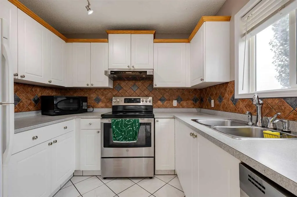 2 Hidden Hills Terrace NW