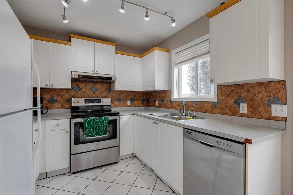 2 Hidden Hills Terrace NW