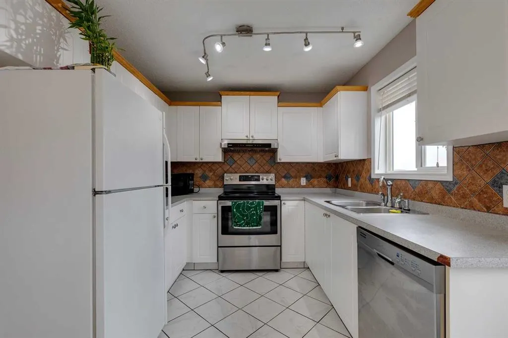 2 Hidden Hills Terrace NW