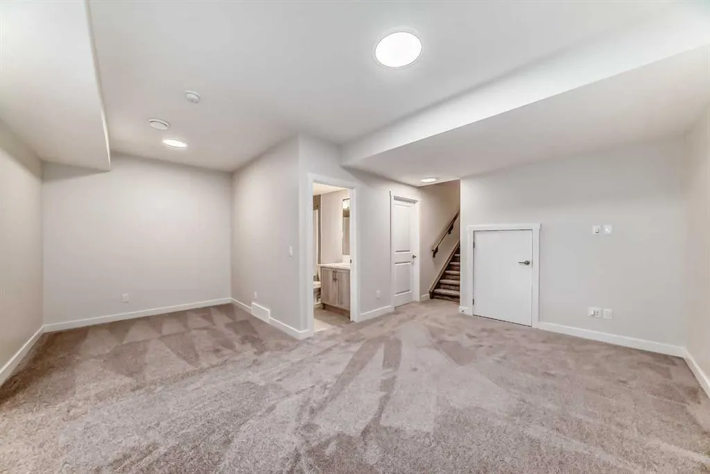 54 Homestead Common NE