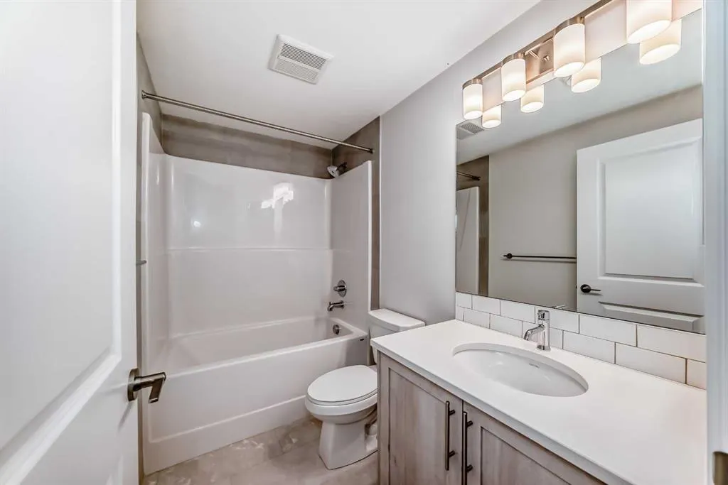 54 Homestead Common NE