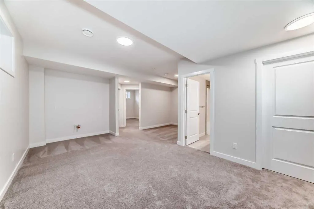 54 Homestead Common NE