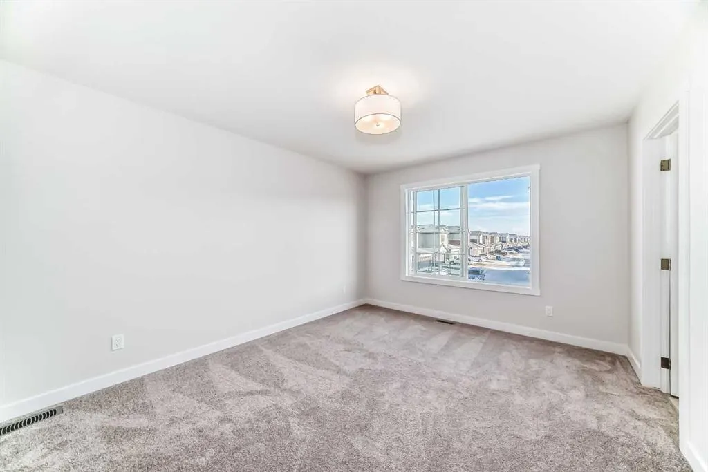54 Homestead Common NE