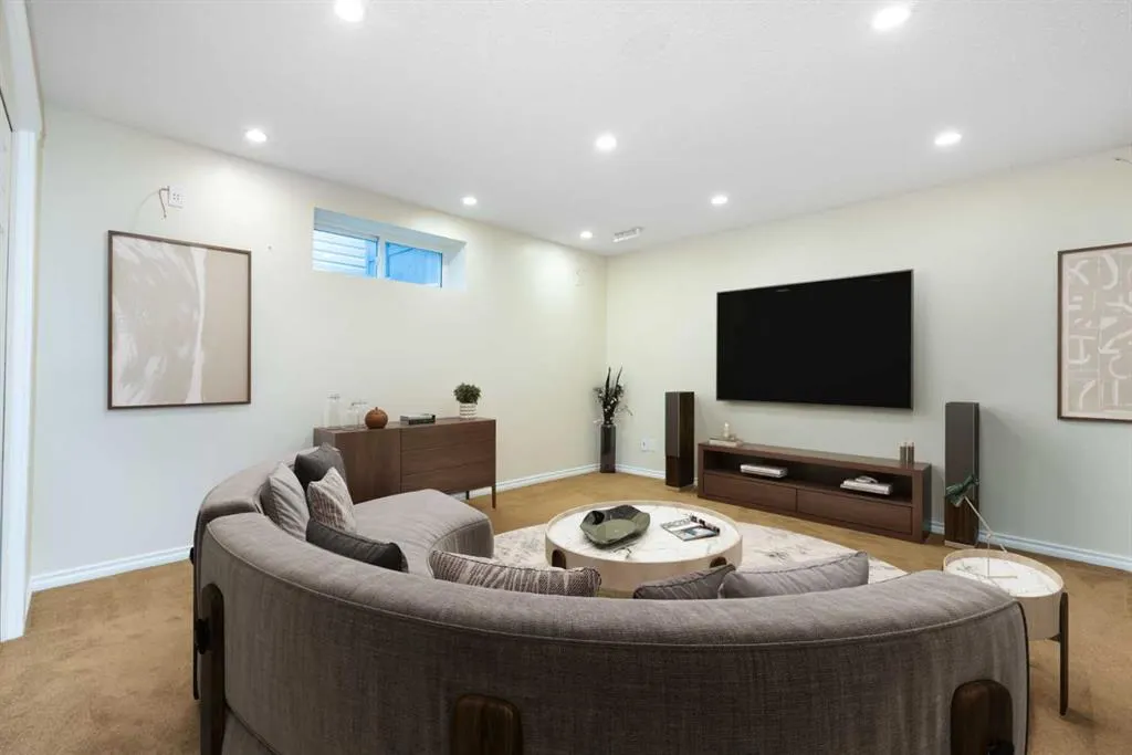 14 Cranfield Crescent SE