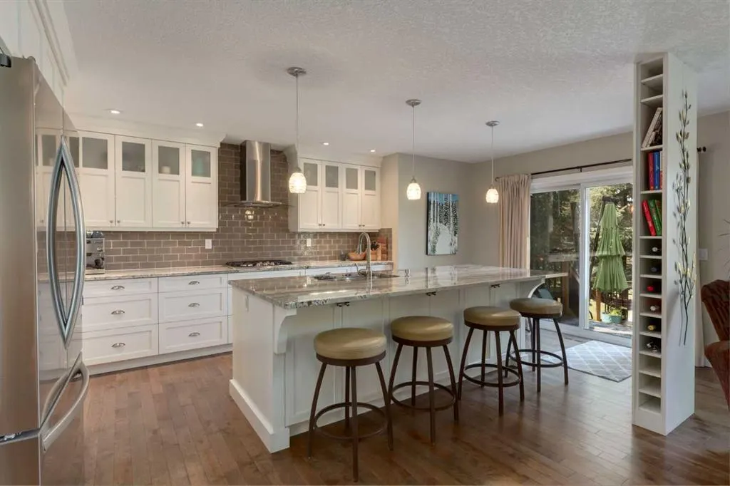 21 Springbank Rise SW